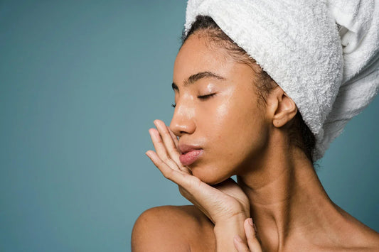 Gentle Cleansers with Hyaluronic Acid: Benefits and Best Picks