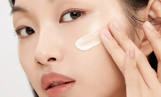 How to Reapply Sunscreen Over Makeup